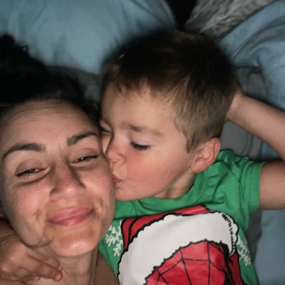 Meet your Posher, Mindy - Picture 3 of 3